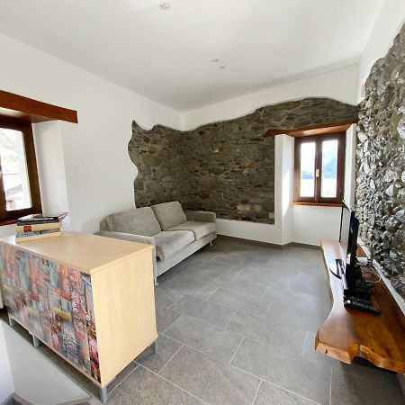 Independent Stone House With Lake View Musso Extérieur photo