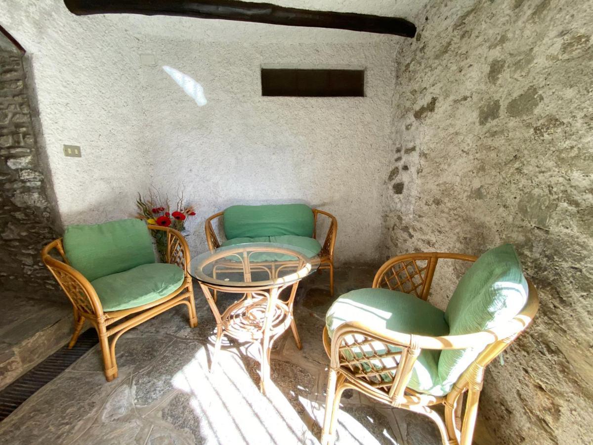 Independent Stone House With Lake View Musso Extérieur photo